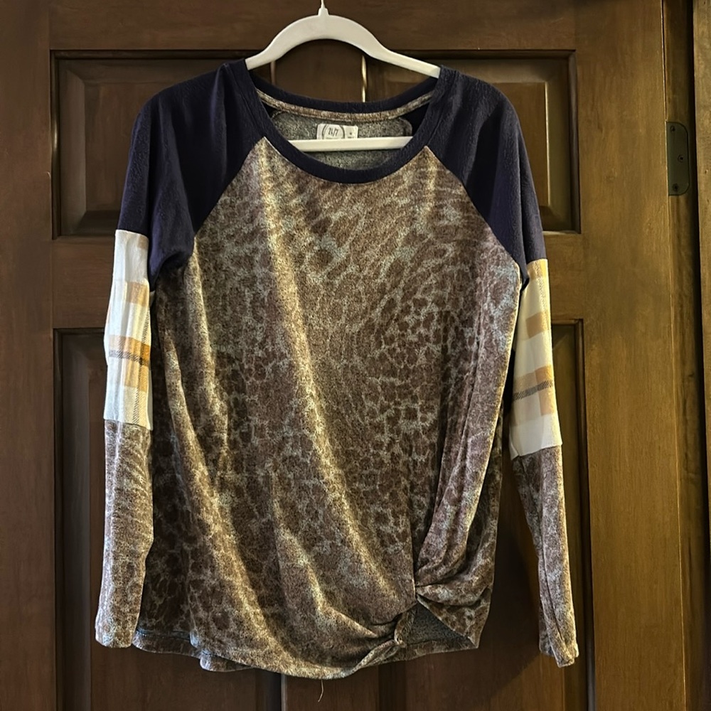 NWOT: Maurice’s Casual Sweater